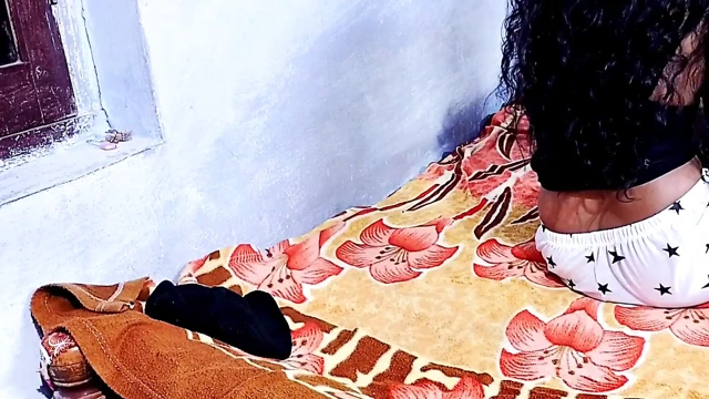 Hintli ateşli evli kadın ev yapımı amcık yalıyor sakso göğüsler sikişiyor