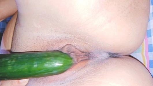 Pakistanlı kız striptiz yapıyor çıplak vücut gösterisi