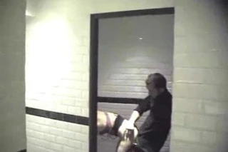 Çift restoranın banyosunda yakalandı