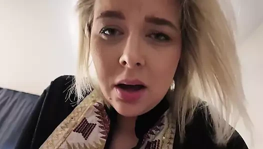 Uzun ve büyük götlü üvey anne Nikky Dream ile seks