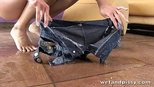 Çarpıcı Tracy Gold'un inanılmaz işeme performansı