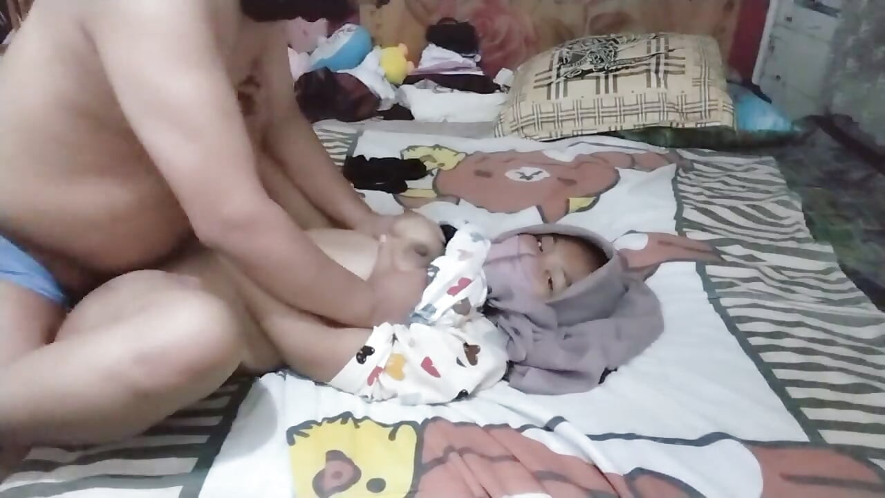 Virgil, üvey erkek kardeşinin onunla ilgilenmesini sağlamaya çalışan üvey kız kardeş.