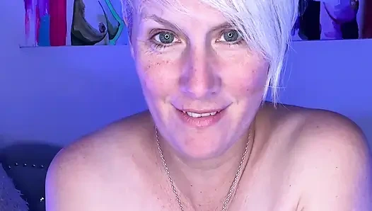 I Can't Sleep So StepMommy Gave Me A Good JOI