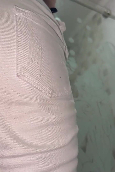 Beyaz ve ıslak