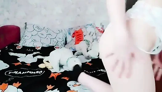 Büyük memeli ve küçük amcıklı öğrenci telefonunda mastürbasyonunu filme alıyor