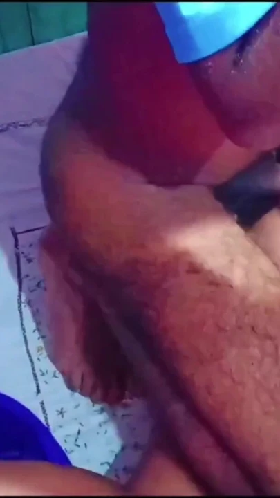 Yeni bakire kız üvey oğlu tarafından sert sikiliyor ve su amından boşaltıldı | Klip 1