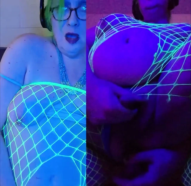 Double Mint Cum - a Green Goddess hologram