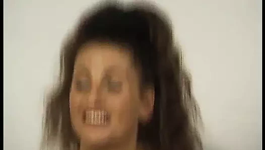 Baba ve üvey oğul sikme anne içinde ona ıslak delik