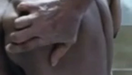 Hint anneanne yayılıyor kedi ve göt