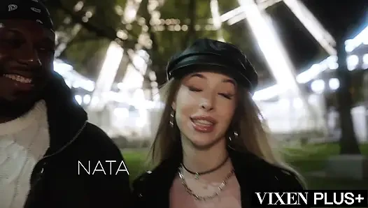 VIXEN STARR горячая брюнетка Nata Gold получает двойной большой черный член
