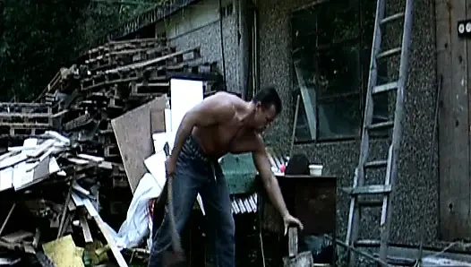 Doğal saçlı sarışın Alman ateşli anne açık havada sikiliyor