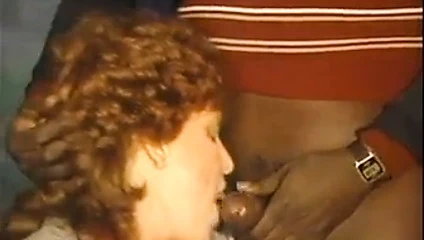 Kırmızı genç erkek avcısı numaralar