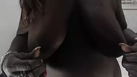 küçük meme uçları