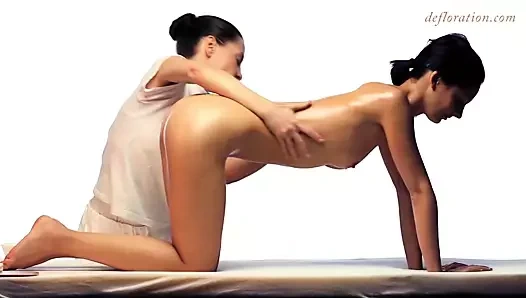 Küçük minyon bebek vera ilk kez masaj alır