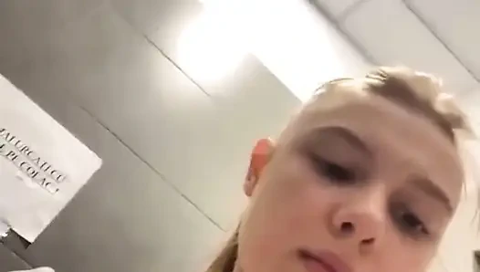 Spor salonunda sert mastürbasyon