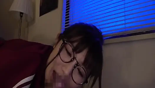 Deneyimsiz bir üvey kız kardeşten gece geç saatlerde sakso dersleri