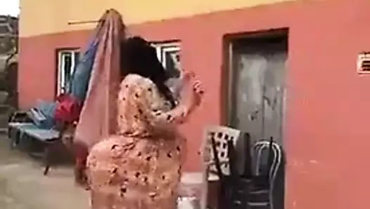 büyük göt arap futbol oynuyor