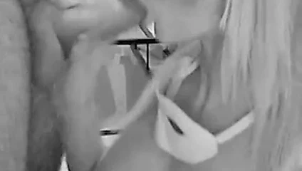 İsveçli minik kız ile büyük memeler 1