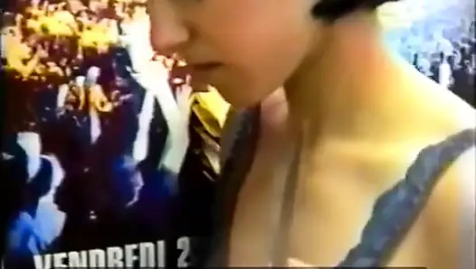 Bir göletin kenarına bir yürüyüşçü yerleştiriyor ve sonunda onu sikiyor!