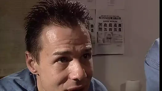 Sarışın civciv masanın üzerinde çarptım