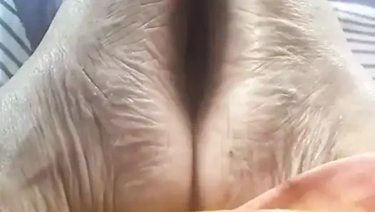 Madhu laila ayakları ezberliyor.