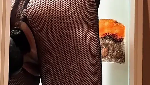 Otelde bir gece beni incitmeye yetti.