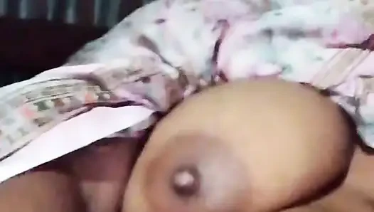 Bir köylü kızının amının içine boşalmasının seks videosu.