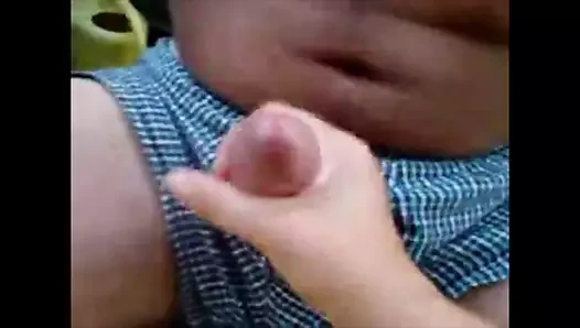 amatör handjob ile bir kremsi bitirmek