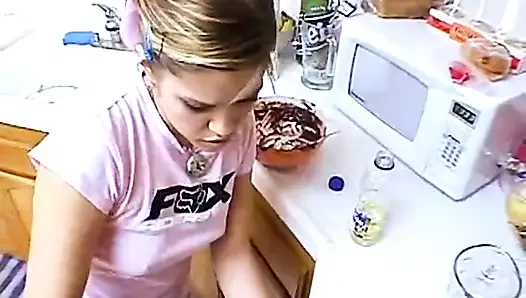 Topanga genç kız mastürbasyon yapıyor