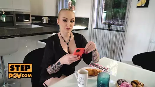 Bakış açısı - busty üvey kayla green senin sert sikini sürüyor