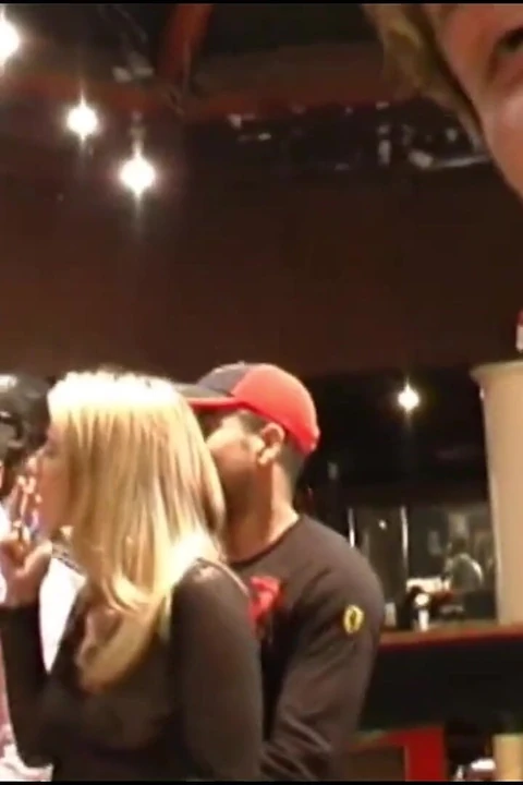 Her şeye hazır İtalyan orospularla disko orgisi