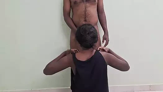 Bölüm 1: Kız arkadaşımla ayakta sikişiyor (soyunuyor ve ön sevişme)