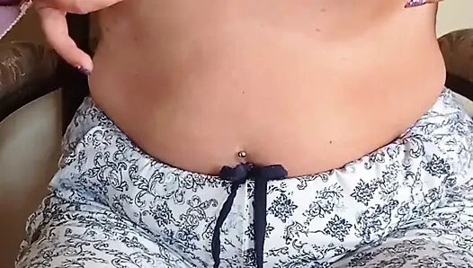 Göğüsler ve genişlemiş meme ucu