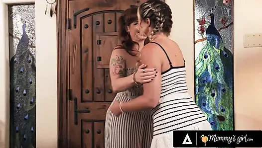 Annenin kızı - hatun river lynn eve üvey anneleri bulmak için geliyor Siri Dahl ve Alison Rey şimdi çıplaklar