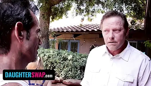 Üvey kızın büyük sert yarağını tatmak istediğinde hayır diyeemezsin - daughterswap