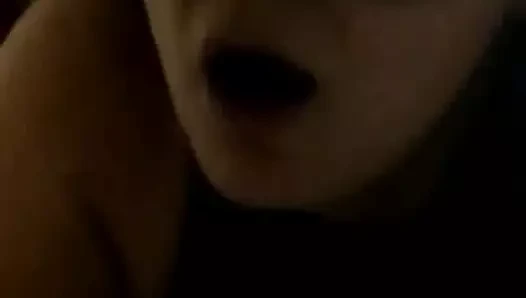 Kızıl saçlı rae gözleri bağlı arkadan alarak