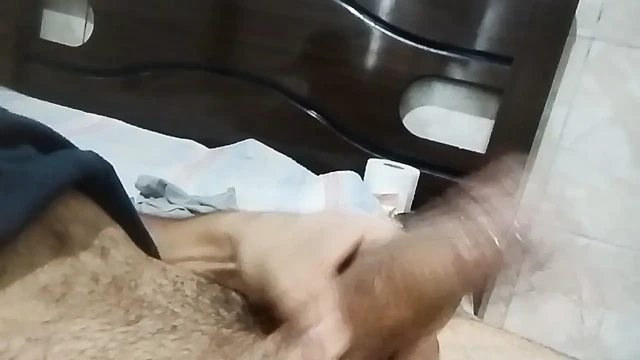 Aşağılayıcı gay koca boynuzlu uysal