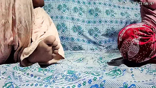 Hintli öğretmen ve öğrenci yatak odasında seks yapıyor 29655