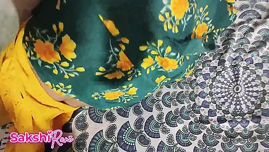 Newly married Stepson majduri karne gaya, Bahu apne room me Bf dekh rahi thi, Sasur aa gaya fucked son horny wife