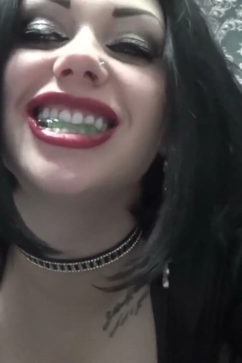 Succubus için 7 köle! Fetiş yiyor!