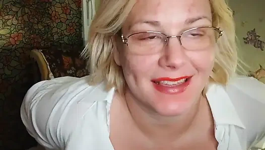 Üvey teyze doğum günü için baştan çıkarıyor