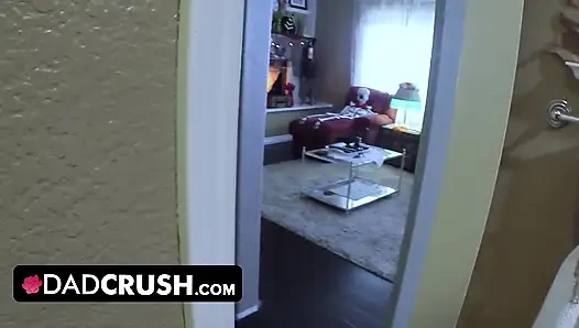 Dadcrush - tatlı hatun holloween'i sıkı amını büyük yarakla sertçe siktirerek kutladı