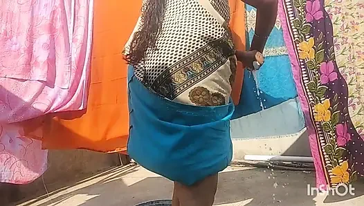 Hintli bayan açık havada erkek arkadaşıyla porno çekiyor