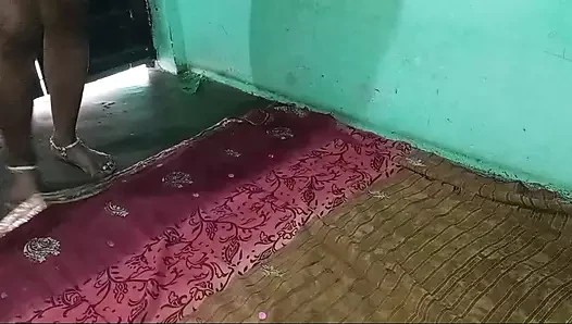 Ev yapımı baldızın kıyafetlerini çıkarıyor ve taşrada seks yapıyor