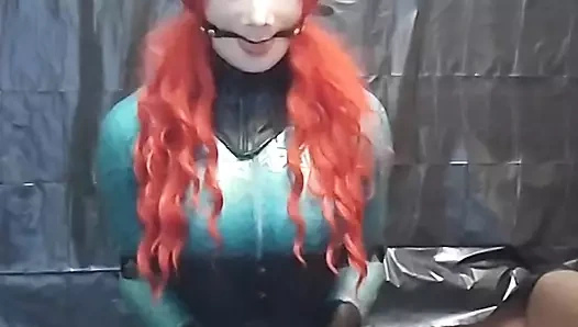 Lateks bebek selfbondage