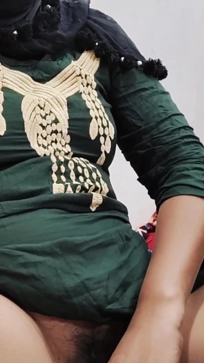 "Öğretmen ve öğrenci açık havada amcık sikiyor köylü kız arkadaş ateşli desi Hintli kız" dan güçlü an