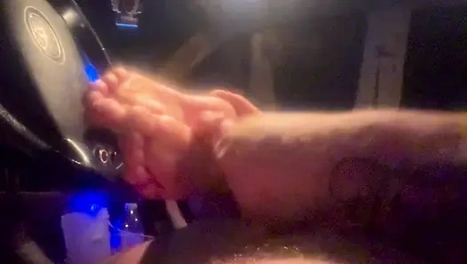 Seksi kızıl saçlı Liz Lane Chester Van Name'e başka bir harika derin gırtlak sakso çekiyor ve sonra onu ayakla muameleyle dölle değiştiriyoruz