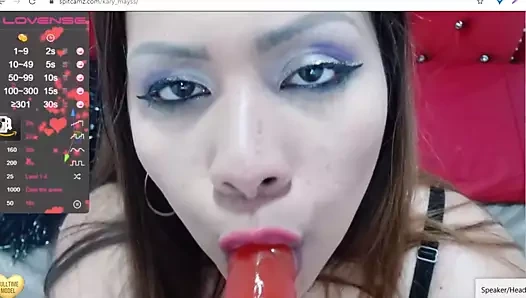 Hayranlar için yapay penisimde öğürme ve kabarcıklar tükürme