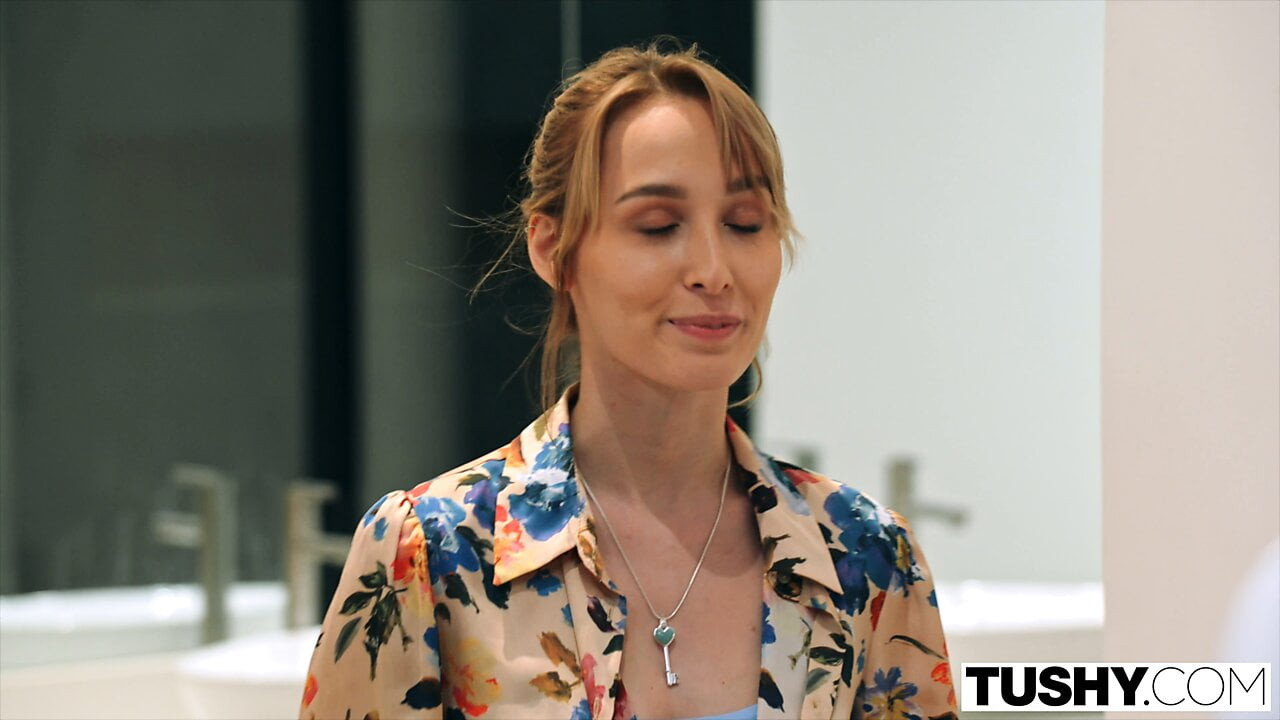 Tushy – muhteşem kelly collins, özel anal çıkışında!