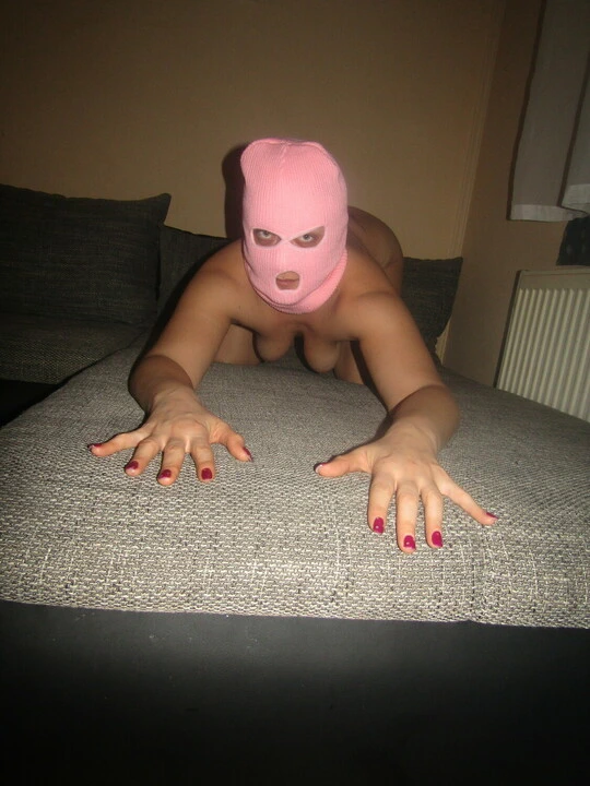 Milf eş squirts sevmek çılgın ve masturbates ile büyük yapay penis